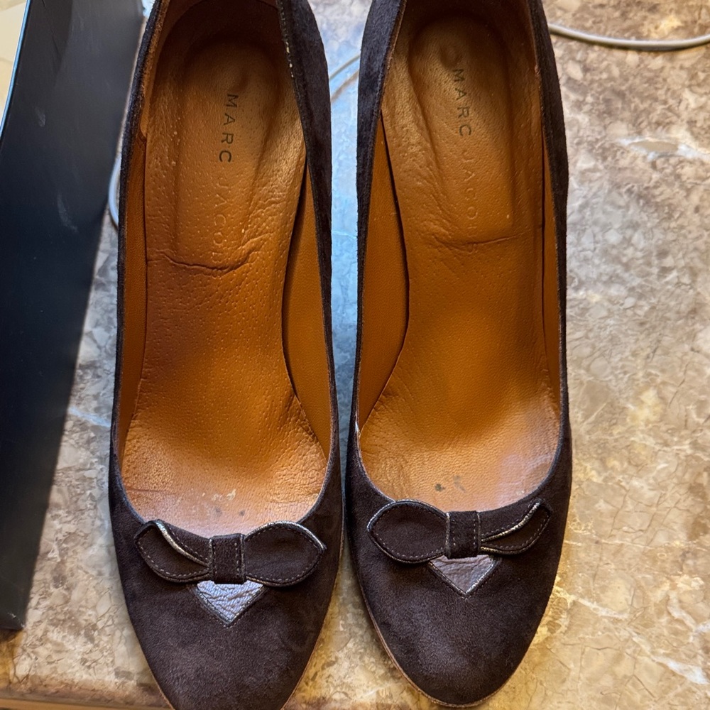Marc Jacobs Brown Suede Heels with Bow